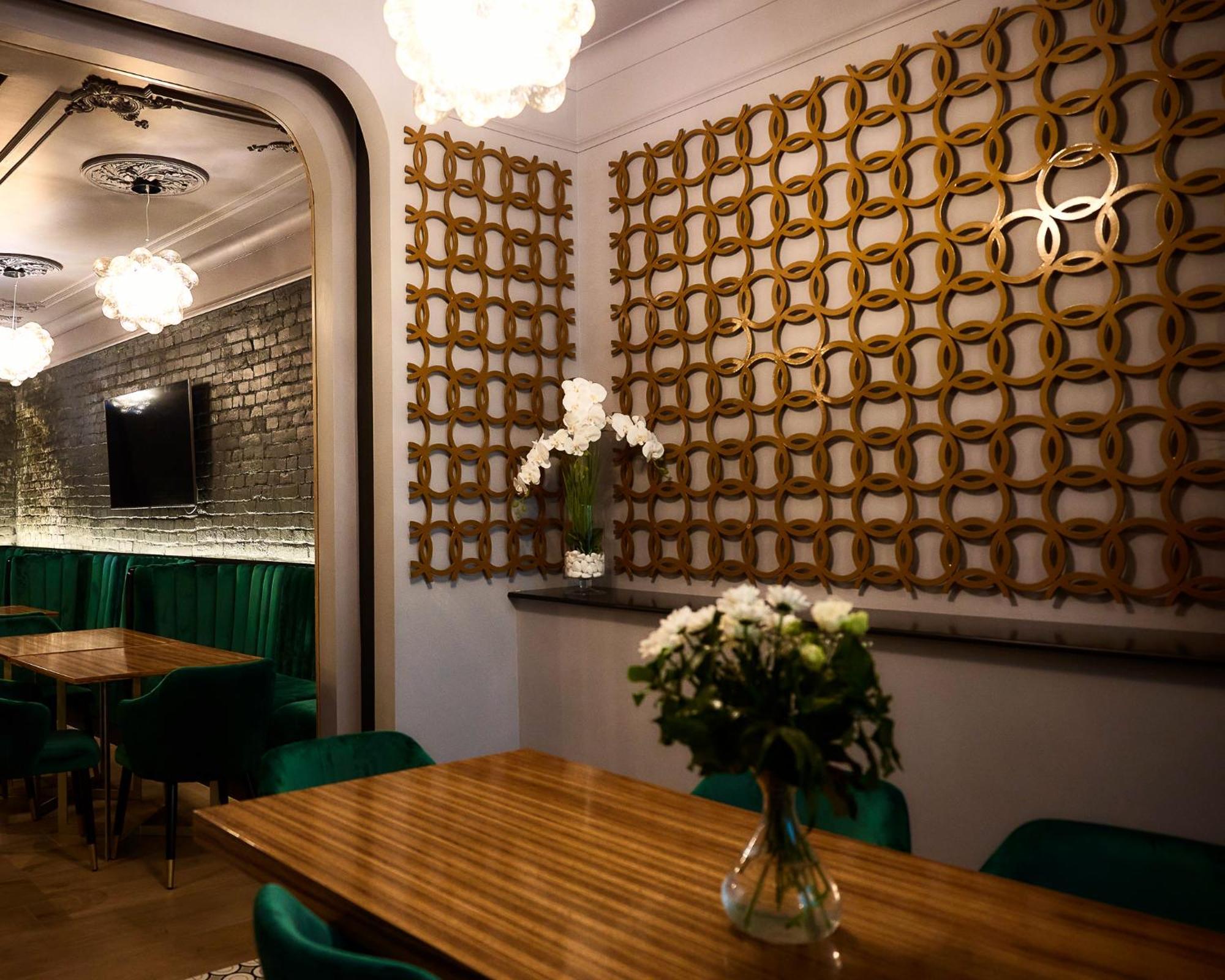 Hotel Viena Satu Mare Ngoại thất bức ảnh