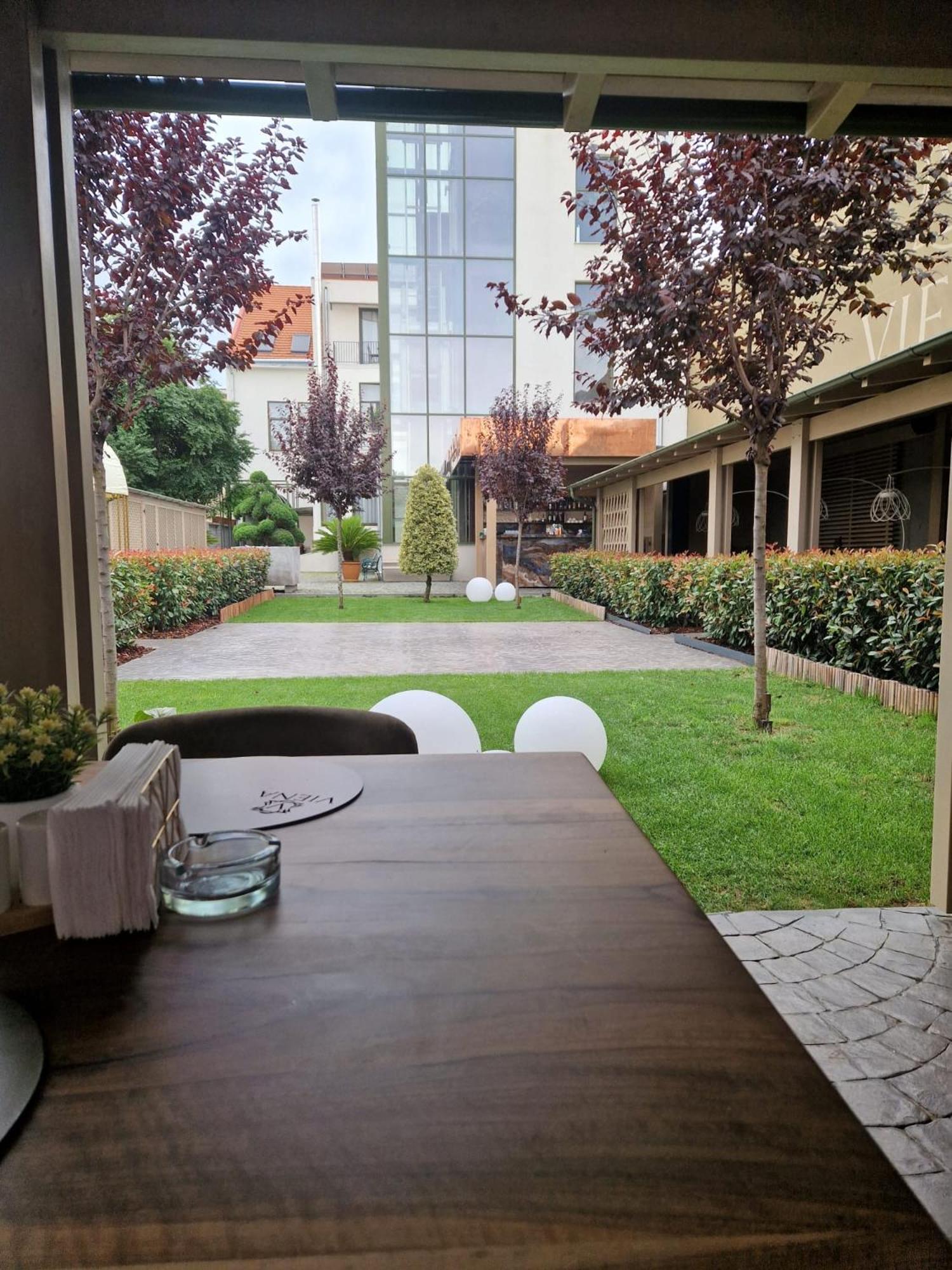 Hotel Viena Satu Mare Ngoại thất bức ảnh