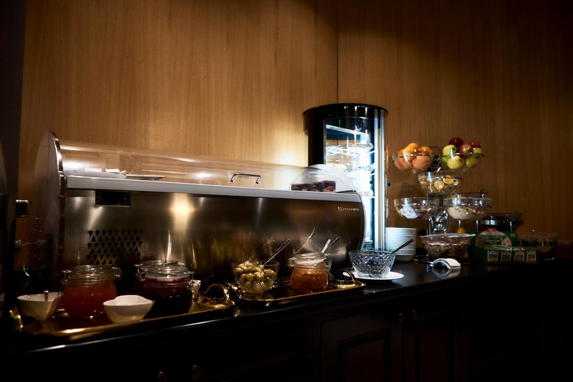 Hotel Viena Satu Mare Ngoại thất bức ảnh